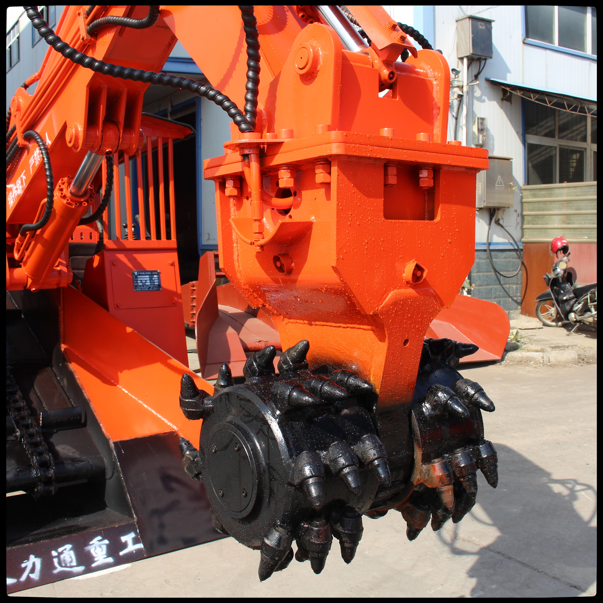 http://m.qzhfled.com/upload/10.27.2.jpg